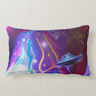 Almohada magenta de las dimensiones del UFO