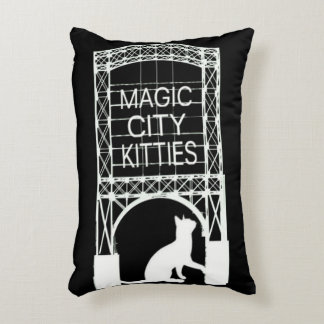 Almohada mágica del acento de los gatitos de la