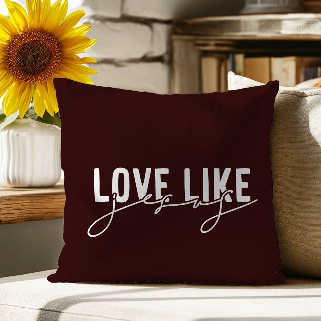 Almohada marrón Ama como Jesús cristiana (Subido por el creador)