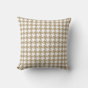 Almohada marrón con estampado de dientes de perro