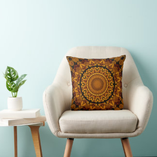 Almohada marrón dorada para echar