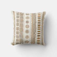 Almohada marrón geométrica de arte popular tribal