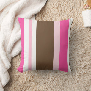 Almohada marrón y rosa rayada