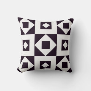 Almohada minimalista de edredón negro y blanco