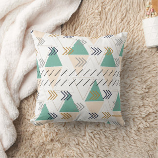 Almohada moderna con estampado geométrico