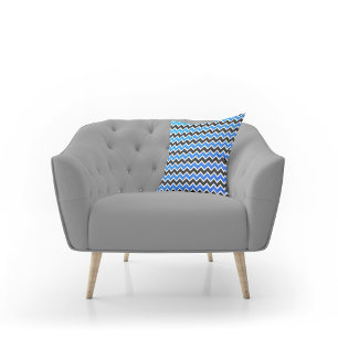 Almohada moderna con patrón de chevron negro azul