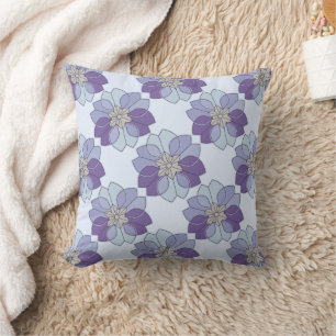 Almohada moderna de flores geométricas púrpura azu