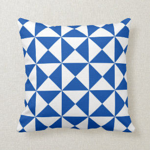 Almohada moderna del modelo del triángulo en azul