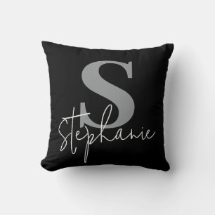 Almohada Negra de Plata con Letra de Monograma