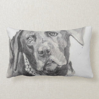 Almohada negra del labrador retriever