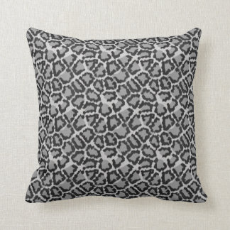 Almohada negra y gris fresca del modelo del