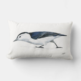 almohada nuthatch con pechos blancos