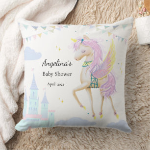 Almohada para una fiesta de bebé con unicornio.