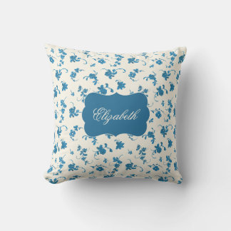 Almohada personalizada de flores azules elegante