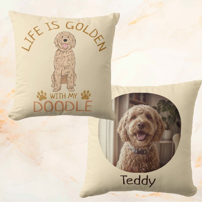 Almohada Personalizada de Golden Doodle 'La Vida e (Subido por el creador)