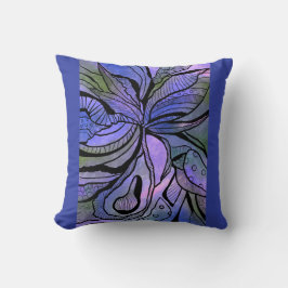 almohada púrpura con diseño floral abstracto