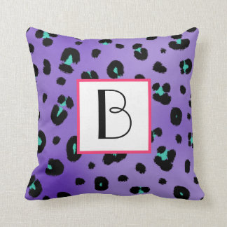 Almohada púrpura del monograma del estampado