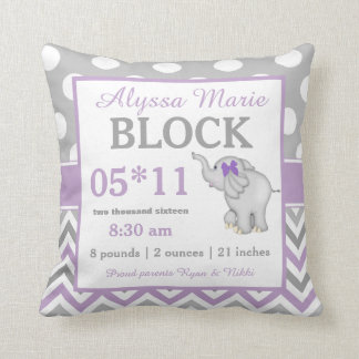 Almohada púrpura gris de la invitación del bebé