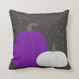 Almohada púrpura y blanca de la calabaza