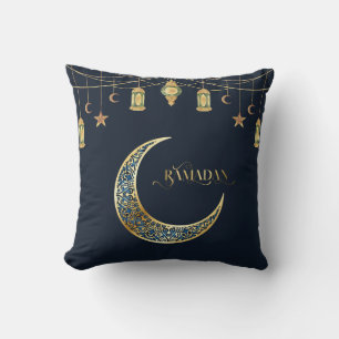 Almohada Ramadan Kareem 2026 con diseño islámico