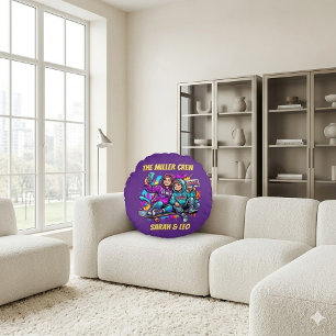 Almohada Redonda Morada de Madre e Hijo Patinador