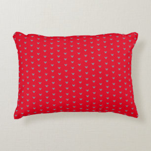 Almohada Roja con Patrón de Cabezas de Gato Sphynx