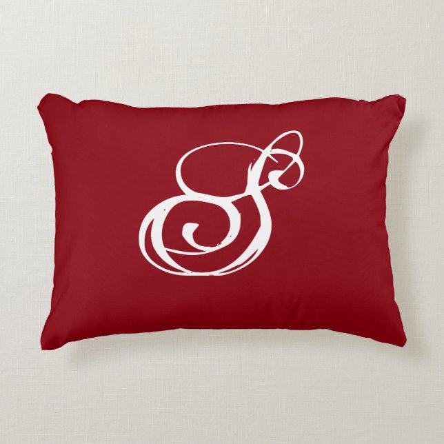 Almohada roja "S" con espalda gris (Anverso)