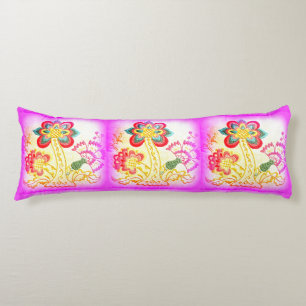 almohada rosa bordada de palmeras