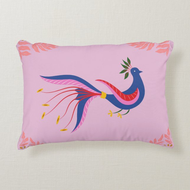 almohada rosa pastel con pavo real (Anverso)