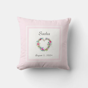 almohada rosa recién nacida monogramada con fecha