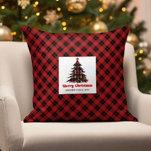 Almohada rústica de cuadros con nombre de familia 