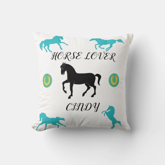 almohada tipo caballo con nombre personalizado. (Anverso)