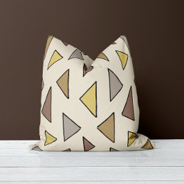 Almohada triangular cálida y neutral