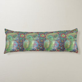 almohada verde del cuerpo del búho