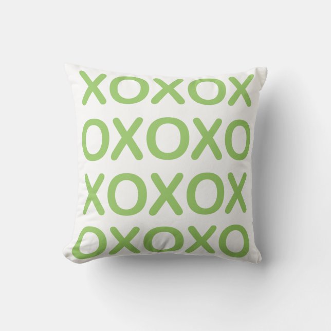 Almohada verde y blanca de XOXO (Anverso)