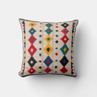 Almohadas blancas de kilim de inspiración bereber: