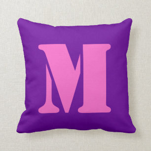Almohadas con letra M