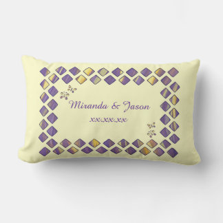 Almohadas de mariposas de diamantes de color morad