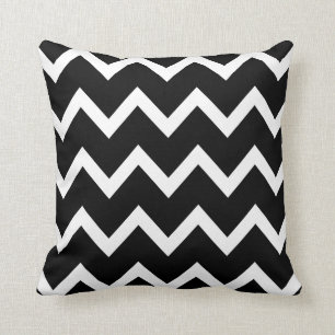 Almohadas del zigzag con Chevron blanco y negro