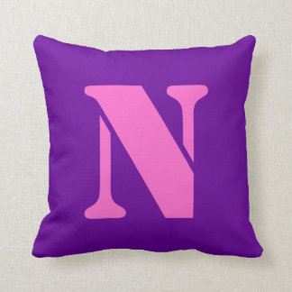 Almohadas letra N