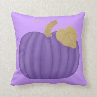 Almohadas púrpuras de la hoja de oro de la