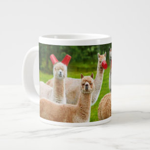 Alpacas con tazas rojas