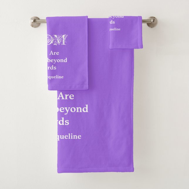 Amado más allá de las palabras mamá, morado-blanco (In situ)