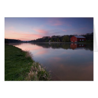 Amanecer de primavera en el lago Shenandoah