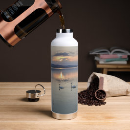 Amanecer junto al lago cisne - Botella de agua