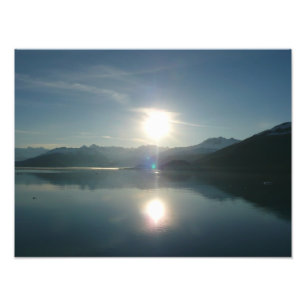 Amanecer sobre el fiordo universitario Alaska Foto