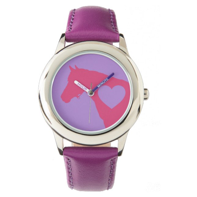 Amar a mi caballo con un reloj rosa y morado (Anverso)