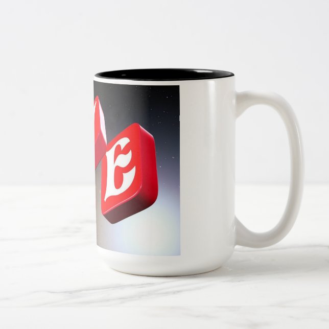 Amar la taza de café (Derecha)