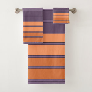 Amarillo con patrón de rayas lilas