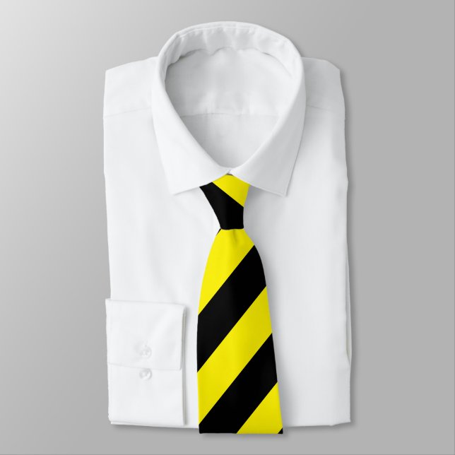 Amarillo y corbata de las rayas negras (Atado)